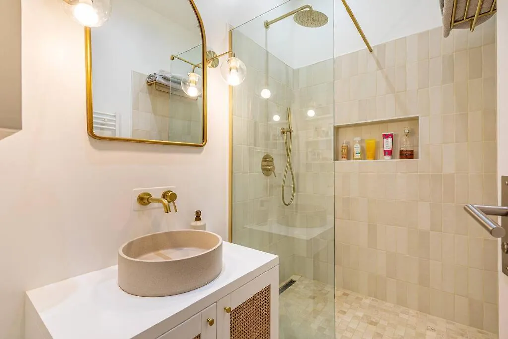 公寓 Chic Parisian Haven: Designer In The Heart Of *