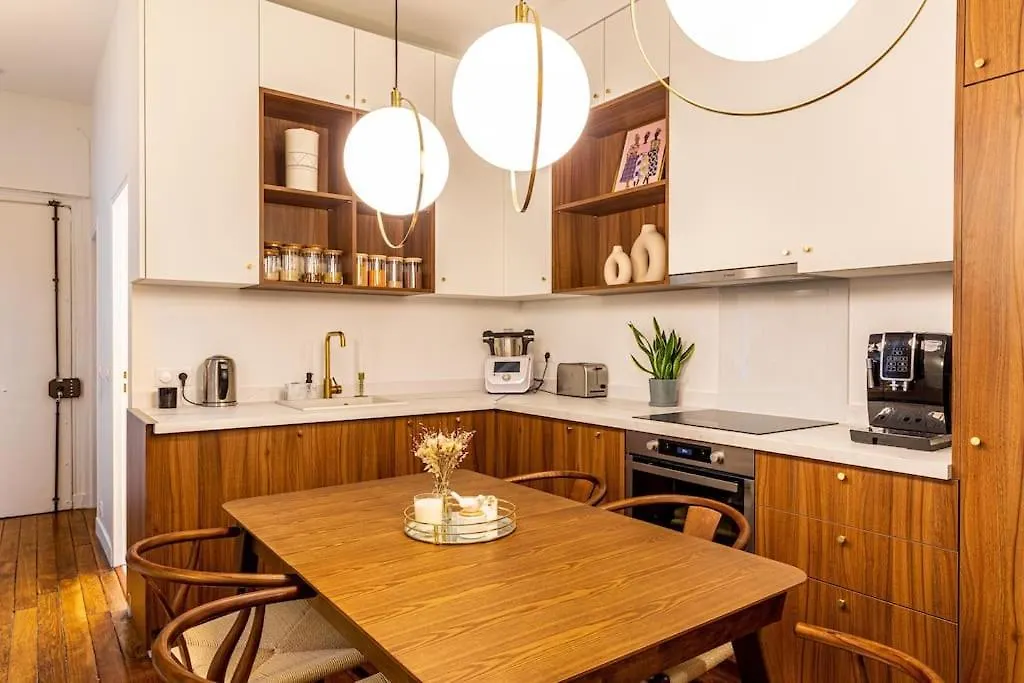 Chic Parisian Haven: Designer In The Heart Of 巴黎