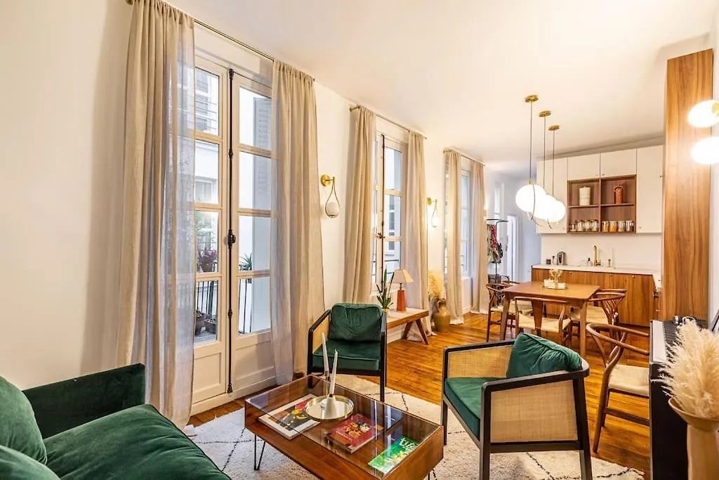 公寓 Chic Parisian Haven: Designer In The Heart Of