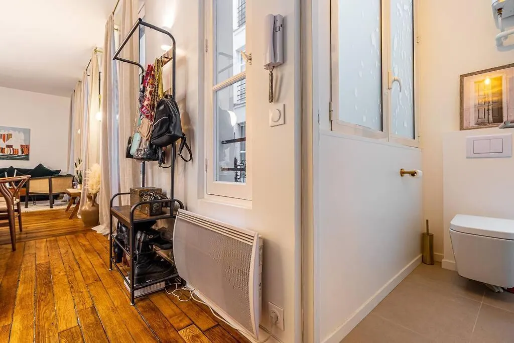 Apartment Chic Parisian Haven: Designer In The Heart Of